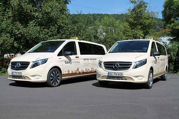 Taxi Weiss Großraumtaxi - Mercedes